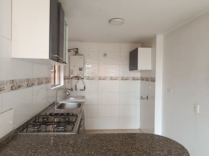 Apartamento de 3 alcobas en venta en Conjunto Residencial Zaragoza Ii, Madrid, 63 m² · foto 7 de 23