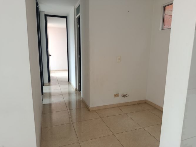 Apartamento de 3 alcobas en venta en Conjunto Residencial Zaragoza Ii, Madrid, 63 m² · foto 8 de 23