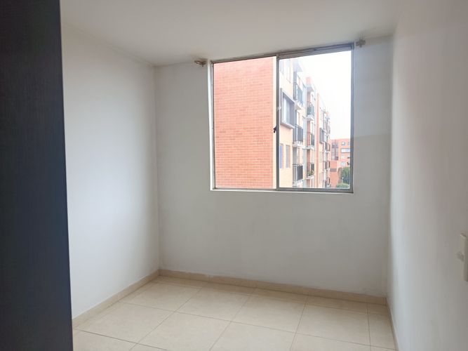 Apartamento de 3 alcobas en venta en Conjunto Residencial Zaragoza Ii, Madrid, 63 m² · foto 12 de 23