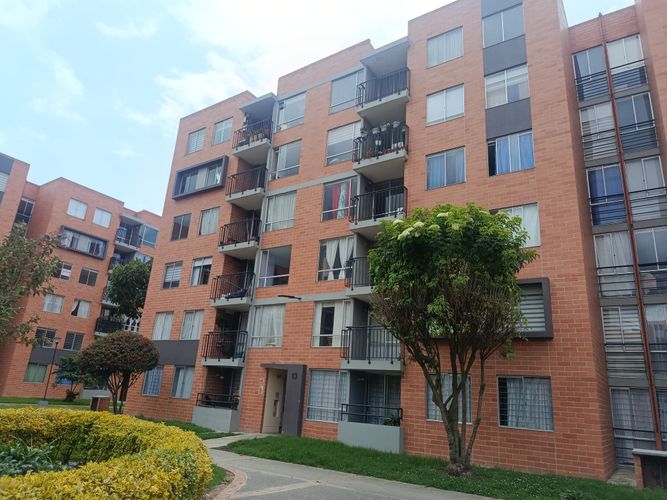 Apartamento de 3 alcobas en venta en Conjunto Residencial Zaragoza Ii, Madrid, 63 m² · foto 18 de 23