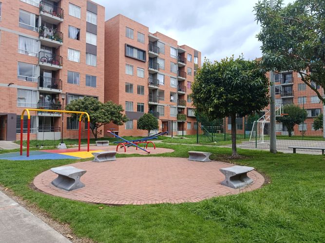 Apartamento de 3 alcobas en venta en Conjunto Residencial Zaragoza Ii, Madrid, 63 m² · foto 19 de 23