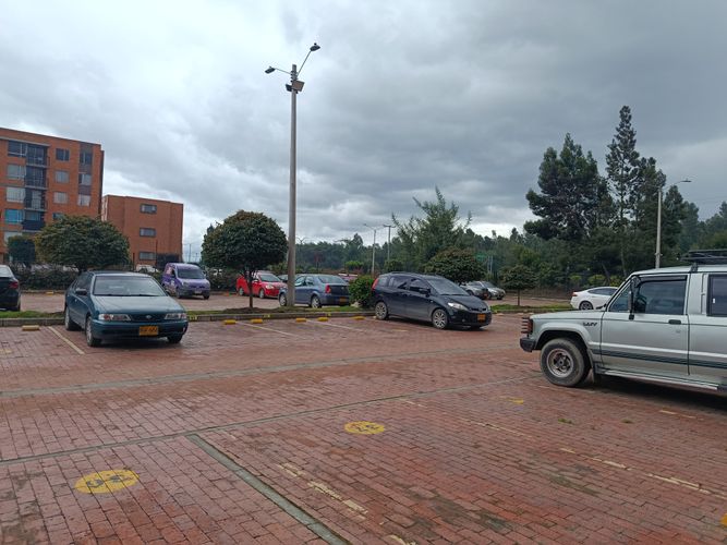 Apartamento de 3 alcobas en venta en Conjunto Residencial Zaragoza Ii, Madrid, 63 m² · foto 22 de 23