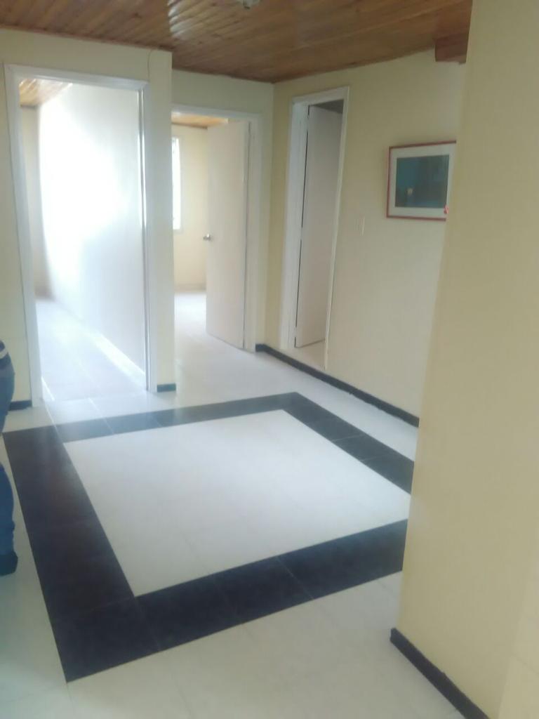 Casa en venta en Engativá, Bogotá · foto 2 de 10