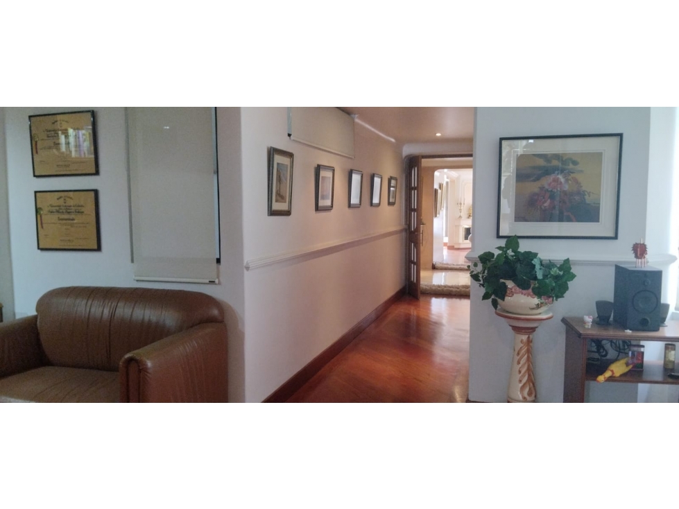 Apartamento en venta en Chicó Alto, Bogotá · foto 3 de 18