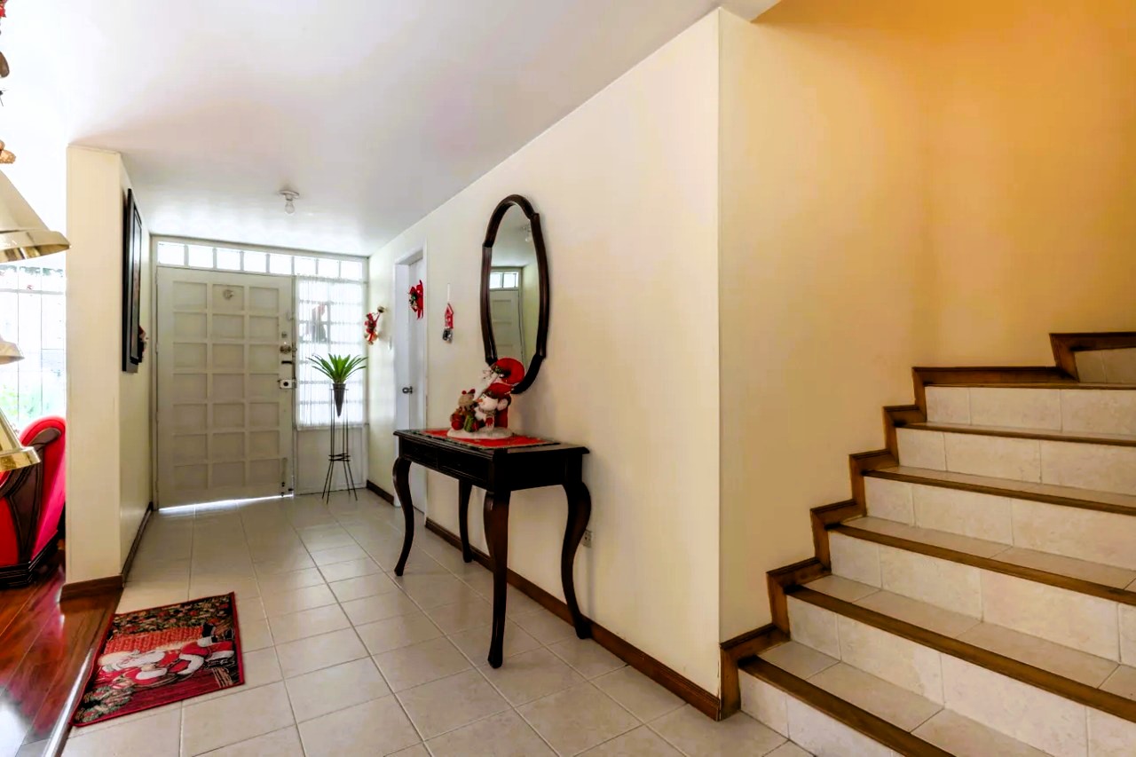 Casa en venta en Cedritos, Bogotá · foto 2 de 16