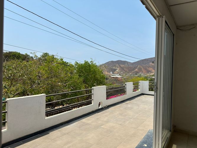 Casa de 4 alcobas en venta en Camping, Santa Marta, 236 m² · foto 2 de 21