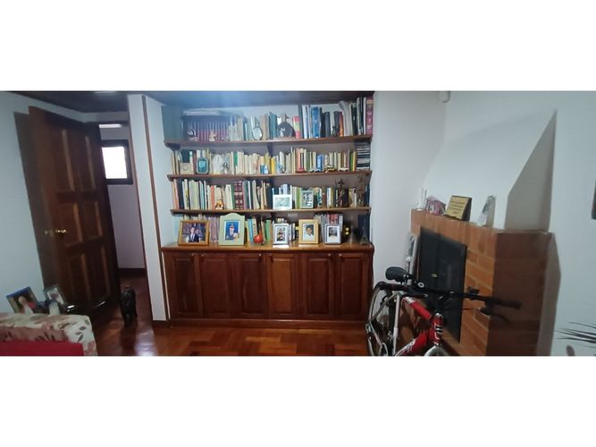 Casa de 3 alcobas en venta en Centro Historico, Chía, 257 m² · foto 2 de 24