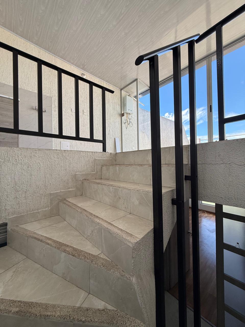 Casa en venta en Fontibon, Bogotá · foto 3 de 12