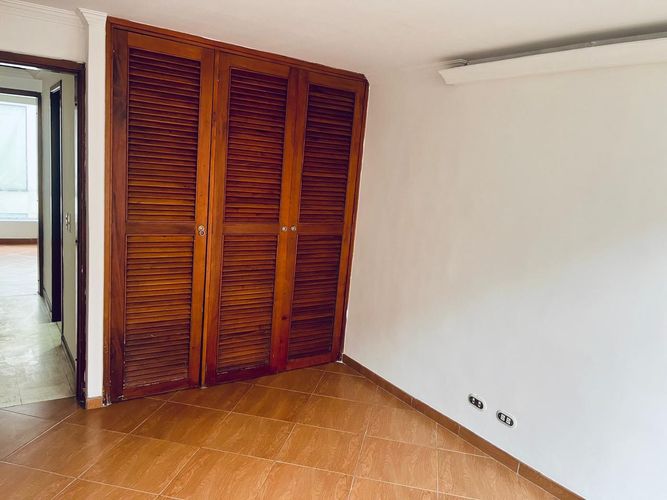 Apartamento de 3 alcobas en venta en Colina Campestre, Bogotá, 190 m² · foto 9 de 24