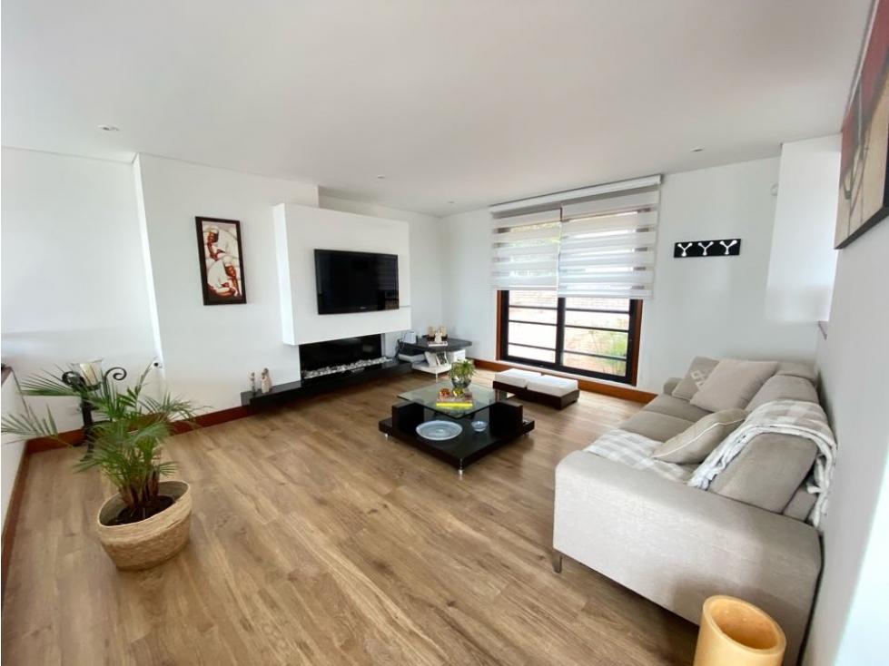 Casa en venta en Bosques Del Marques, Bogotá · foto 2 de 21