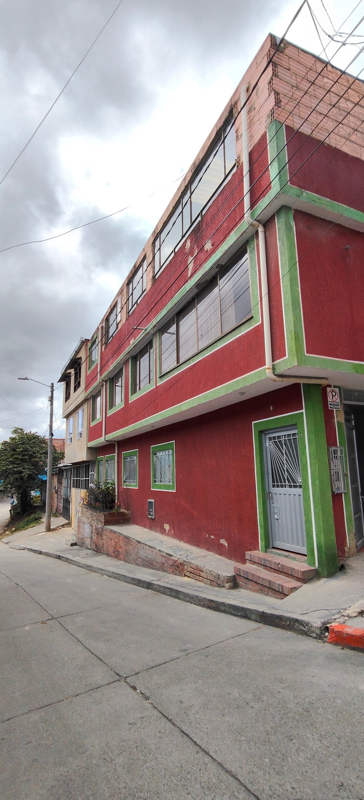 Casa en venta en Las Brisas, Bogotá · foto 2 de 24