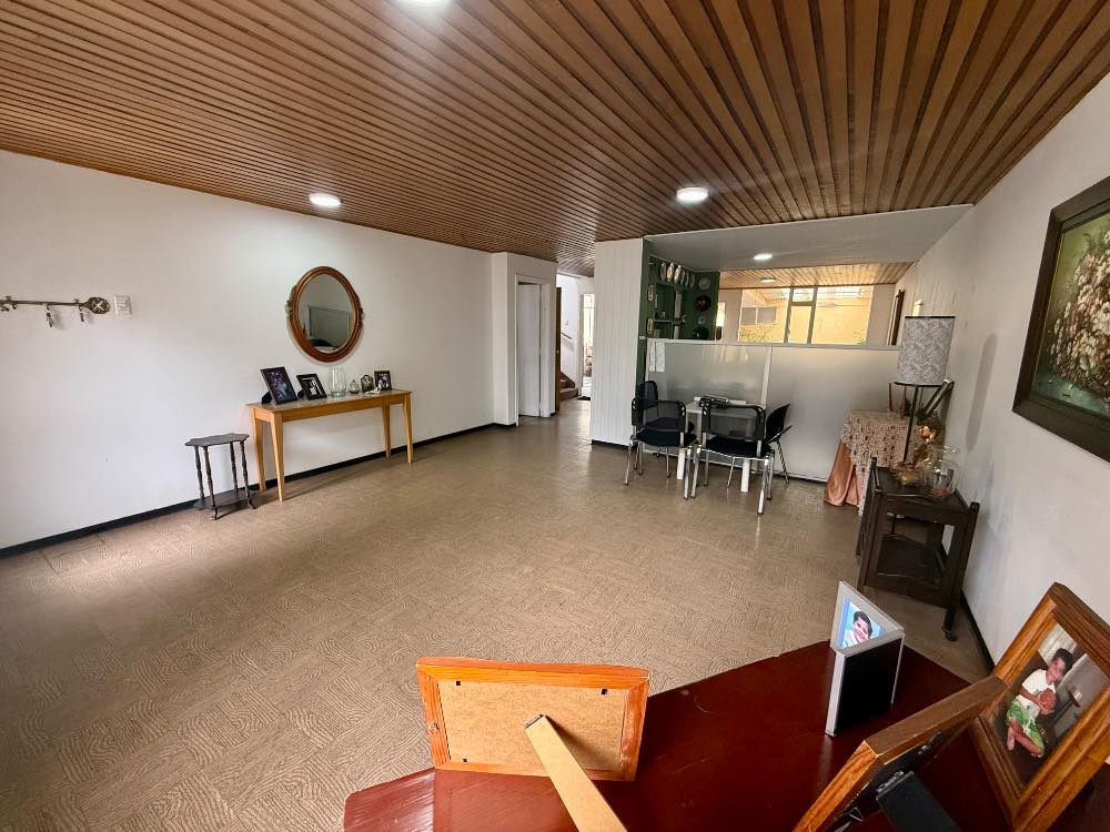 Casa en venta en Barrios Unidos, Bogotá · foto 3 de 24