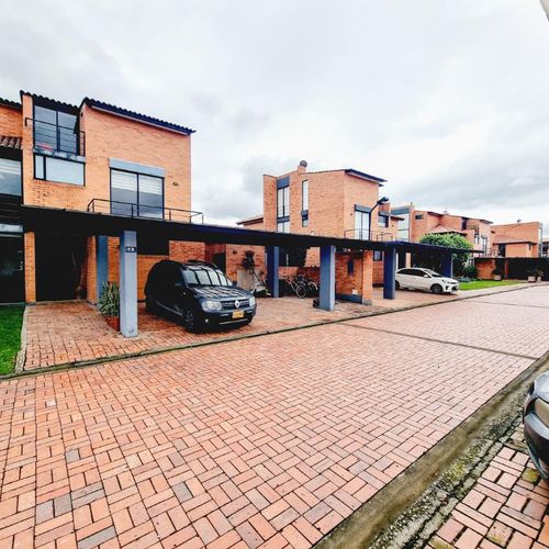 Casa de 5 alcobas en venta en Las Mercedarias, Chía, 329 m² · foto 3 de 24