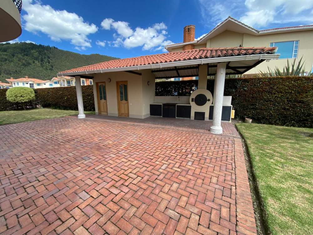 Casa en venta en Chuntame, Cajicá · foto 3 de 24