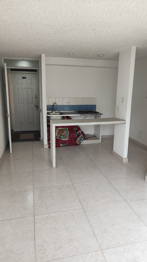 Apartamento de 3 alcobas en venta en Zona Industrial Cazuca, Soacha, 46 m² · foto 1 de 7