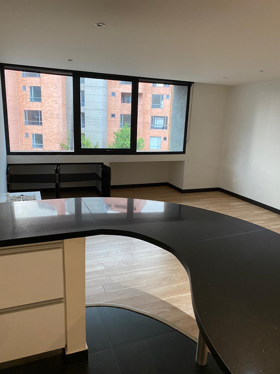 Apartamento en venta en Los Rosales, Bogotá · foto 2 de 9