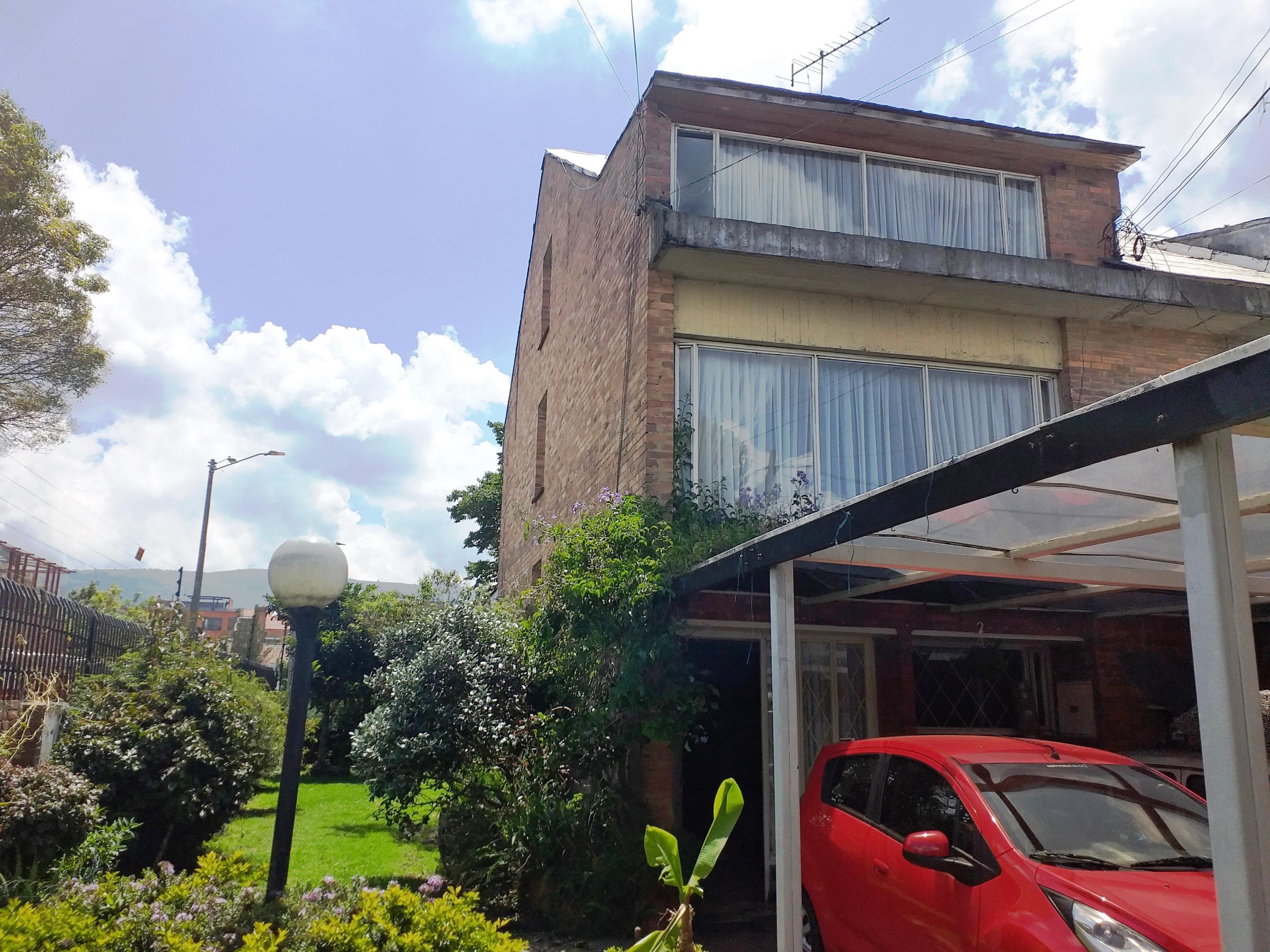 Casa en venta en Cedritos, Bogotá · foto 2 de 16
