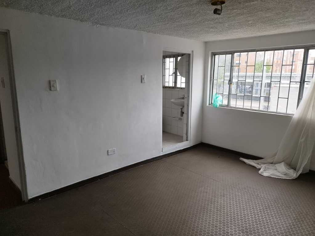 Casa en venta en Engativá, Bogotá · foto 12 de 24