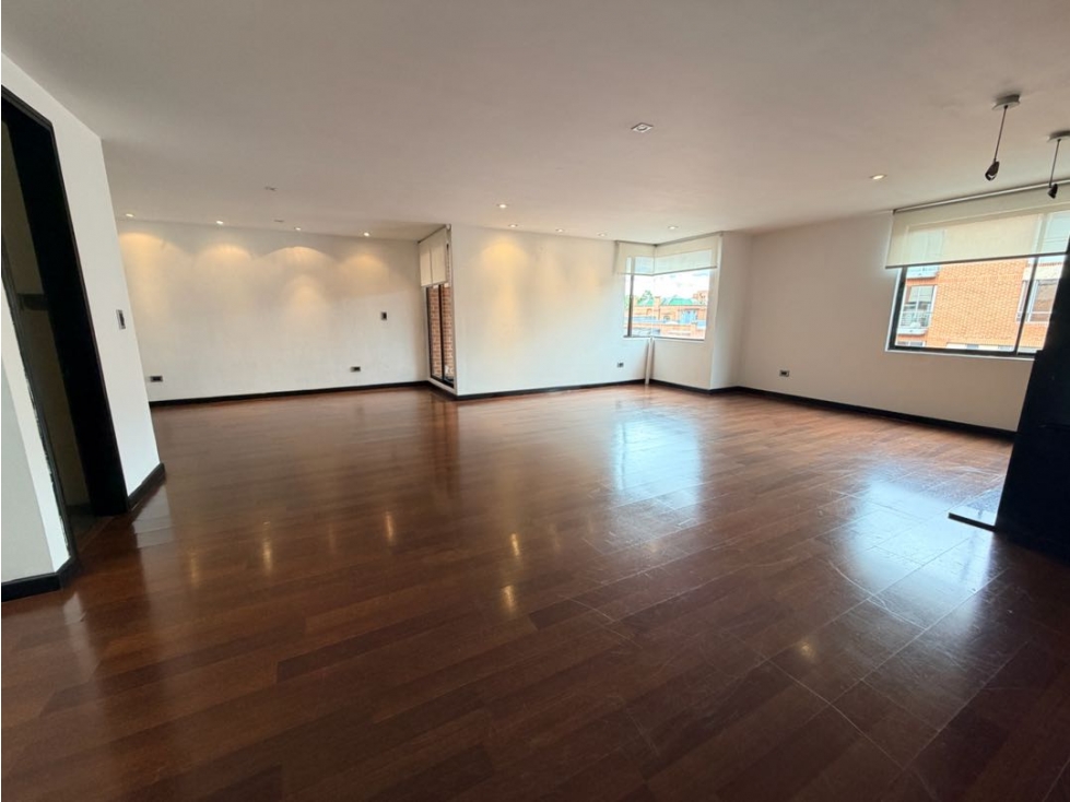 Apartamento en venta en Chicó Alto, Bogotá · foto 2 de 15