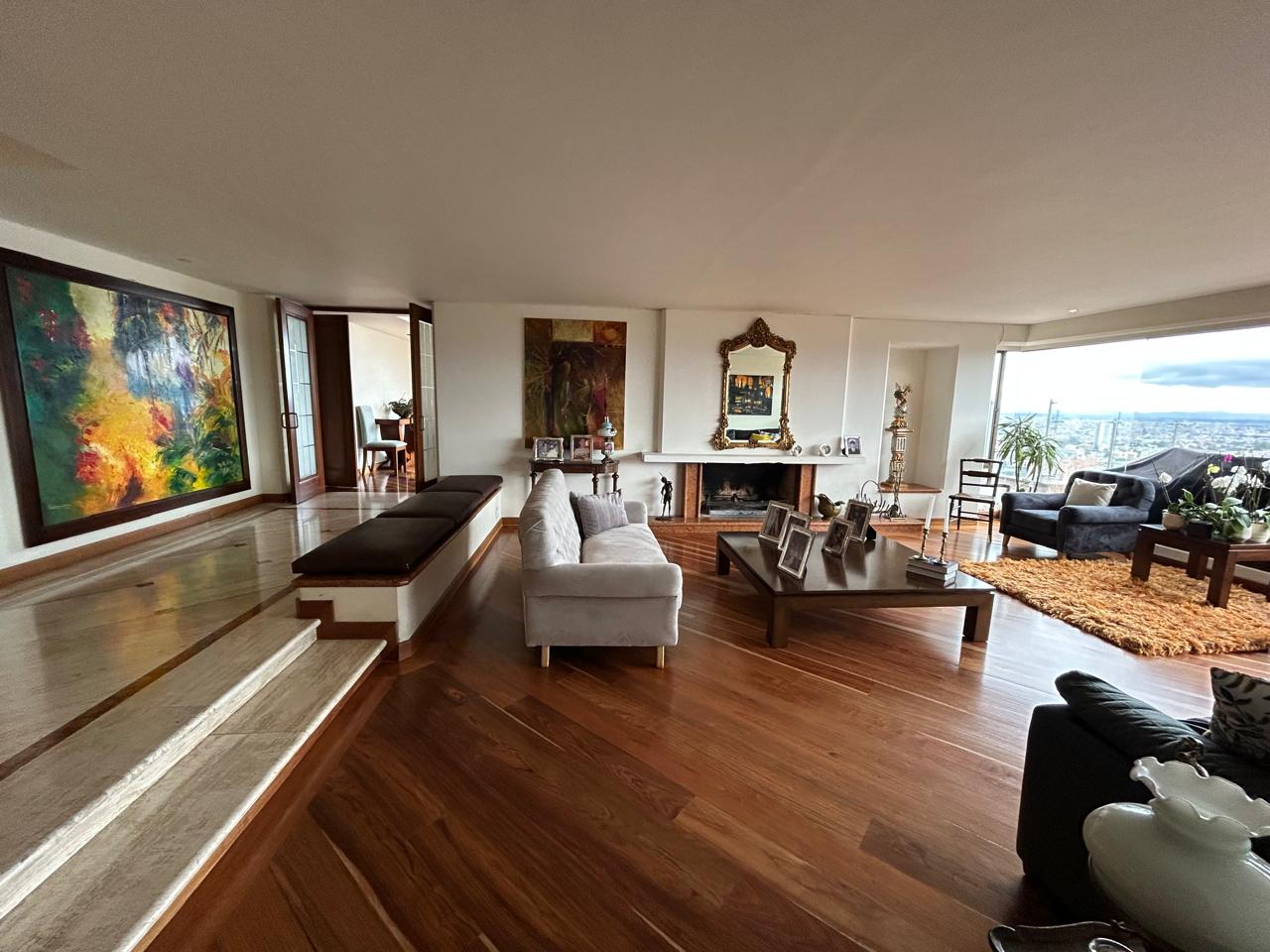 Apartamento en venta en El Refugio, Bogotá · foto 2 de 24