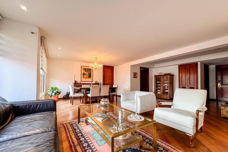 Apartamento en venta en Chico Norte, Bogotá · foto 2 de 16