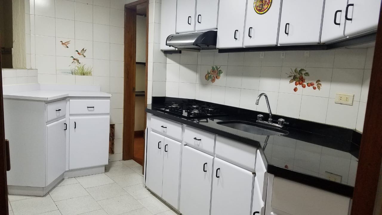 Apartamento en venta en Alhambra, Bogotá · foto 2 de 13