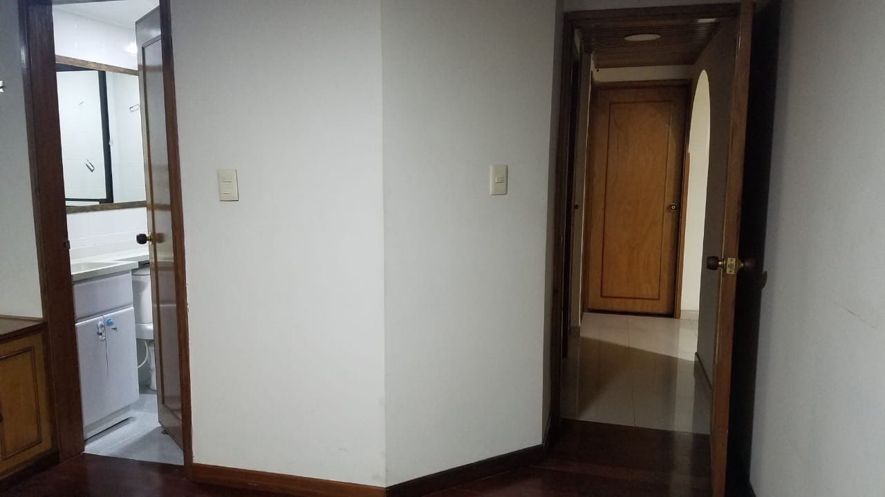 Apartamento en venta en Alhambra, Bogotá · foto 7 de 13