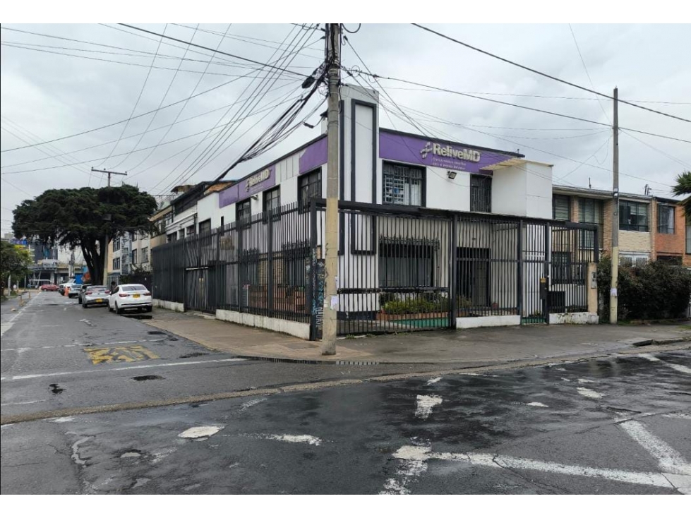 Casa en venta en Las Americas, Bogotá · foto 2 de 15