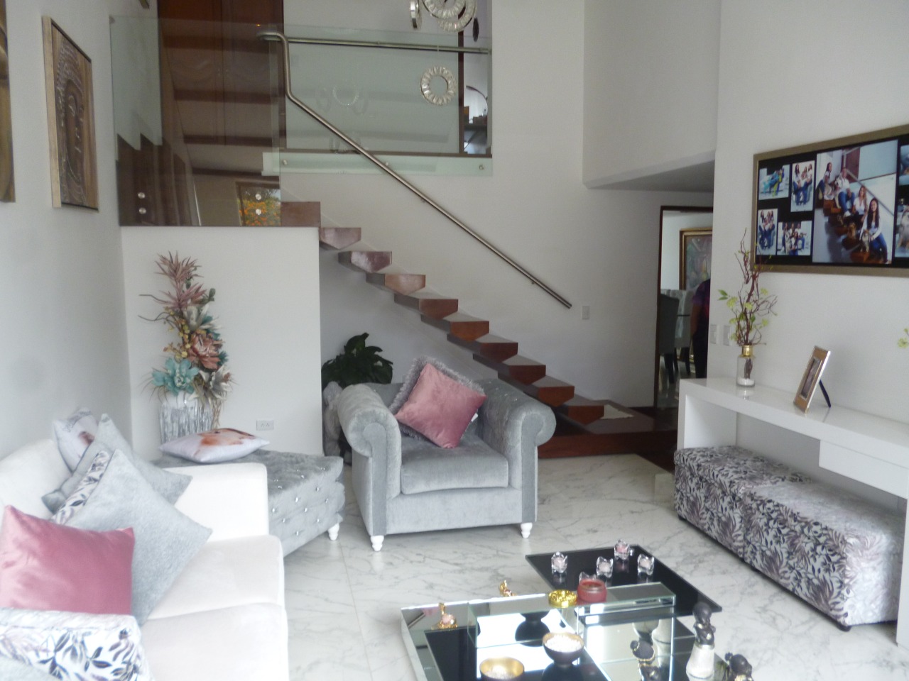 Casa en venta en Santa Barbara, Bogotá · foto 3 de 10