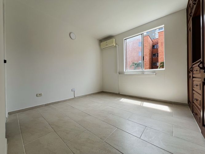 Apartamento de 3 alcobas en venta en Valle Del Lili, Cali, 57 m² · foto 5 de 11