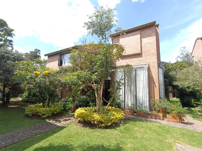 Casa de 4 alcobas en venta en Fonquetá, Chía, 379 m² · foto 3 de 24