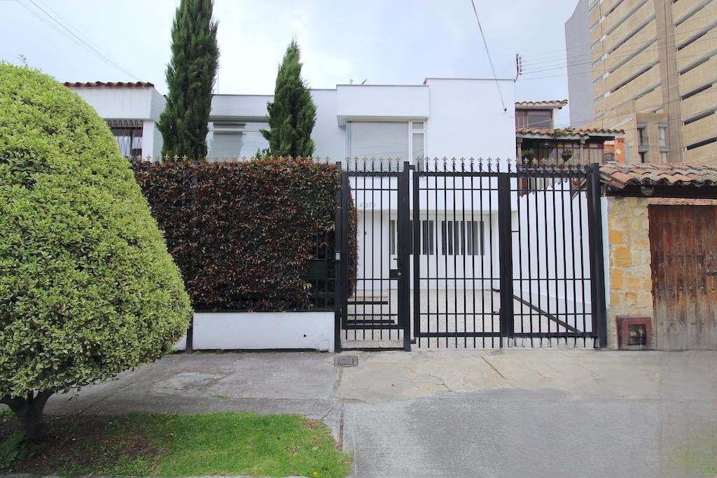 Casa en venta en Pasadena, Bogotá · foto 2 de 24