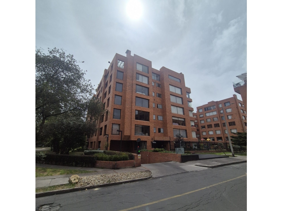 Apartamento en venta en Chicó Alto, Bogotá · foto 2 de 24