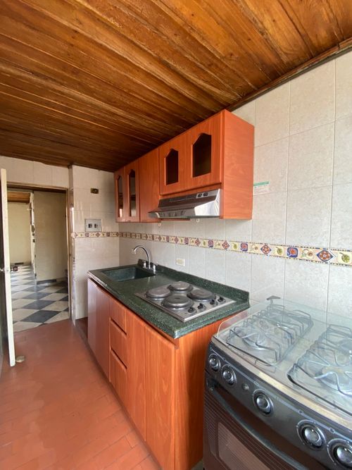 Apartamento de 3 alcobas en venta en Club De Los Lagartos, Bogotá, 51 m² · foto 4 de 11