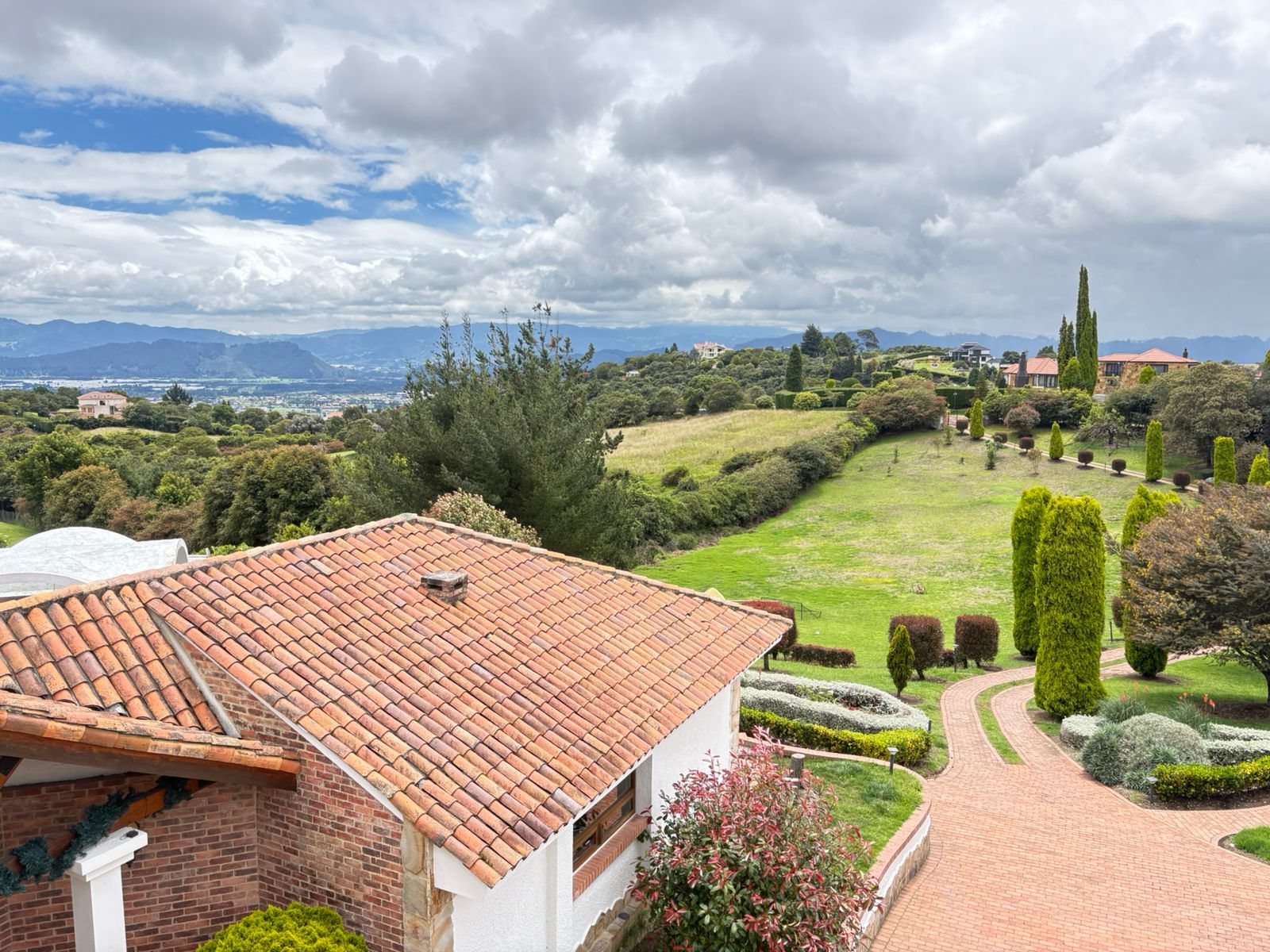 House for rent in Yerbabuena, Chía