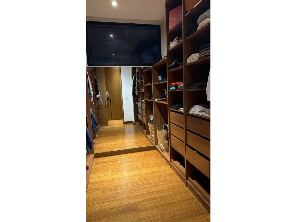 Apartamento en venta en El Chico, Bogotá · foto 8 de 24