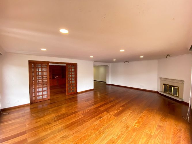 Apartamento de 4 alcobas en venta en Santa Barbara, Bogotá, 300 m² · foto 5 de 24