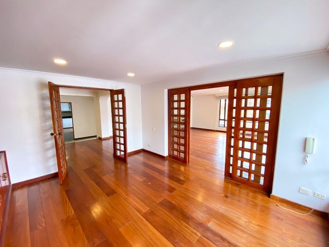 Apartamento de 4 alcobas en venta en Santa Barbara, Bogotá, 300 m² · foto 6 de 24