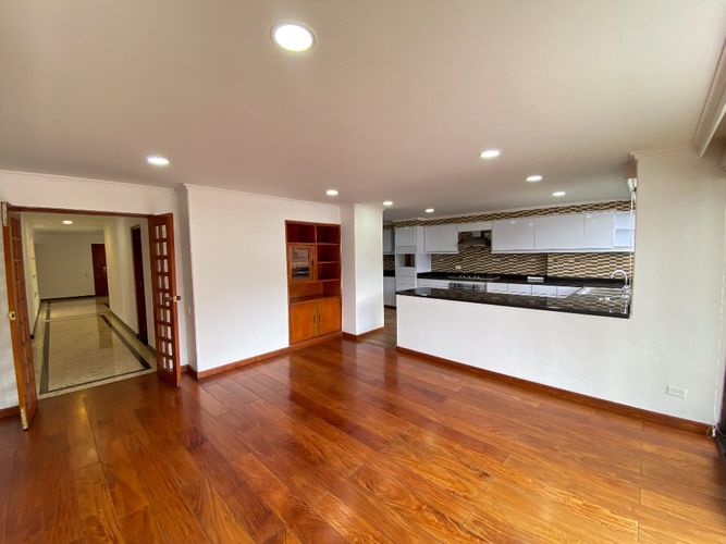 Apartamento de 4 alcobas en venta en Santa Barbara, Bogotá, 300 m² · foto 10 de 24