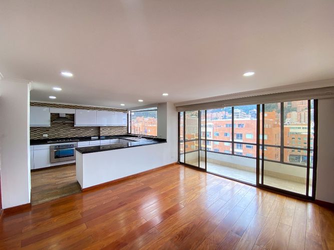 Apartamento de 4 alcobas en venta en Santa Barbara, Bogotá, 300 m² · foto 11 de 24