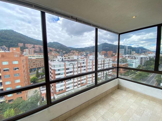 Apartamento de 4 alcobas en venta en Santa Barbara, Bogotá, 300 m² · foto 14 de 24