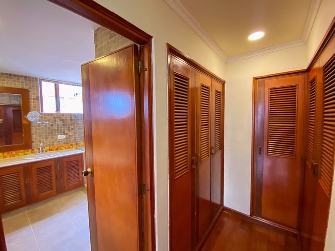 Apartamento de 4 alcobas en venta en Santa Barbara, Bogotá, 300 m² · foto 20 de 24