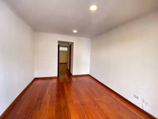 Apartamento de 4 alcobas en venta en Santa Barbara, Bogotá, 300 m² · foto 23 de 24
