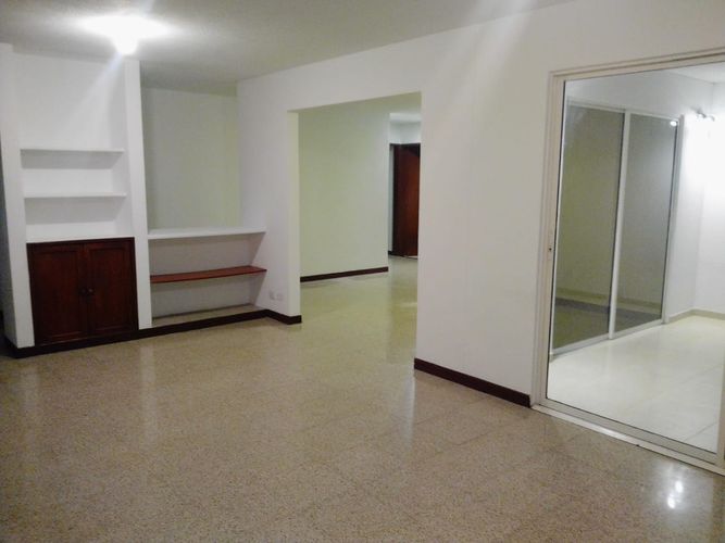 Apartamento de 3 alcobas en venta en Prados Del Norte, Cali, 124 m² · foto 5 de 9