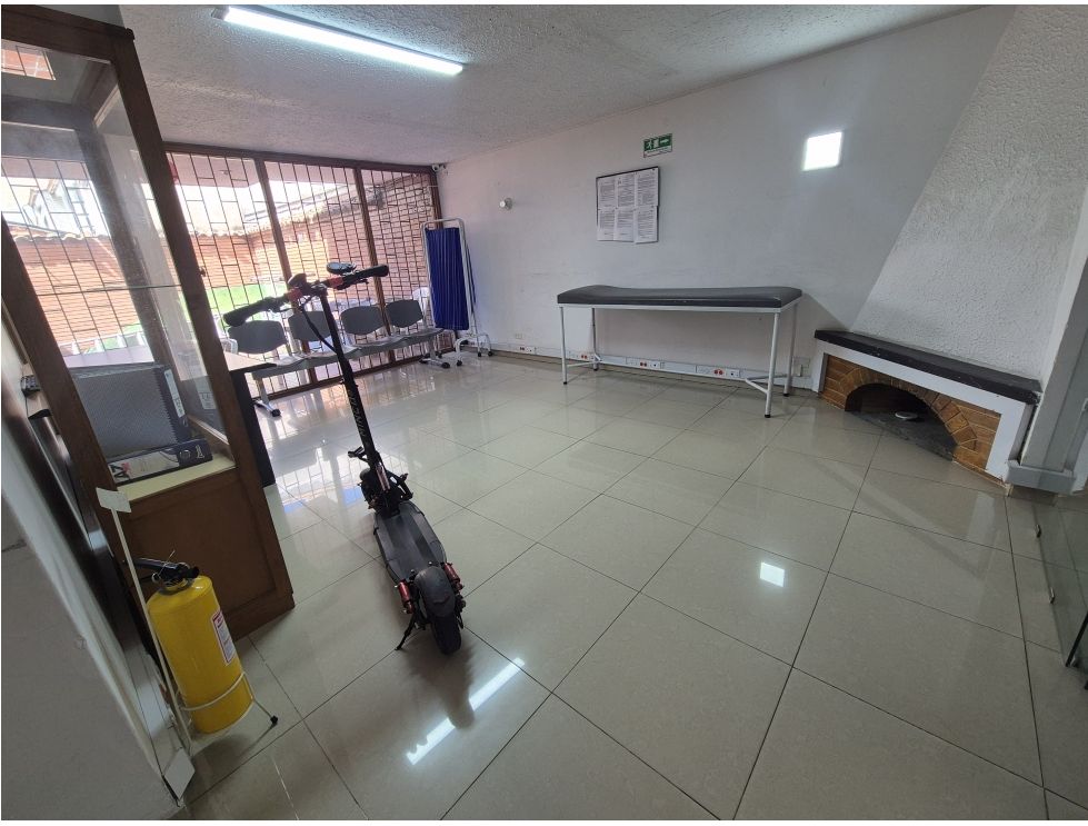 Casa en venta en Santa Barbara, Bogotá · foto 2 de 18