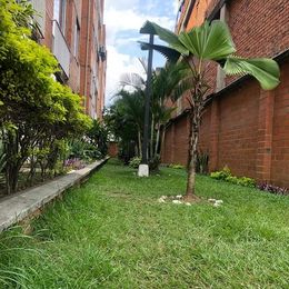 Apartamento en venta en Flora Industrial, Cali · foto 2 de 15
