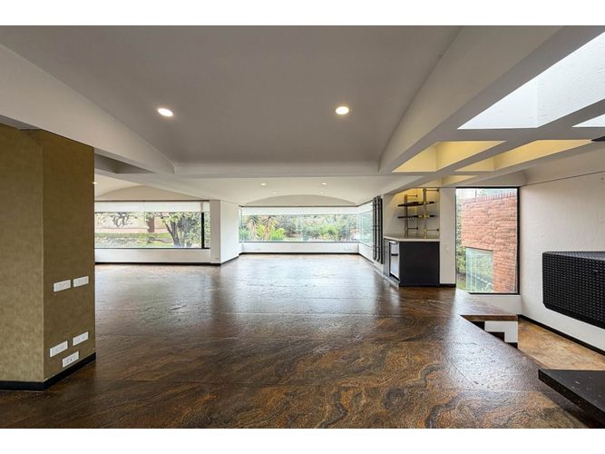 Apartamento de 3 alcobas en venta en Altos De Suba, Bogotá, 280 m² · foto 2 de 20