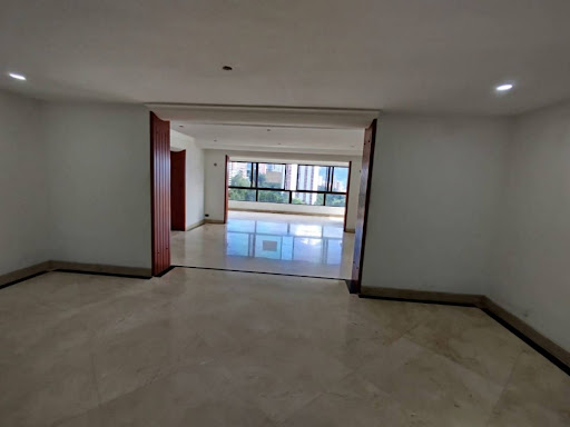 Apartamento en arriendo en La Florida, Medellín · foto 3 de 24