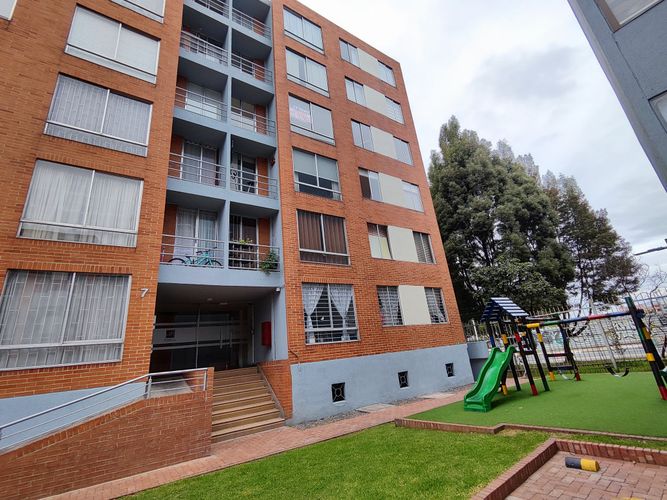 Apartamento en venta en Villa Gladys, Bogotá · foto 3 de 24