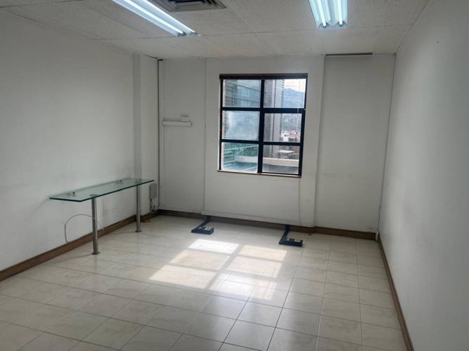 Oficina en arriendo en Milla De Oro, Medellín, 36 m² · foto 9 de 13